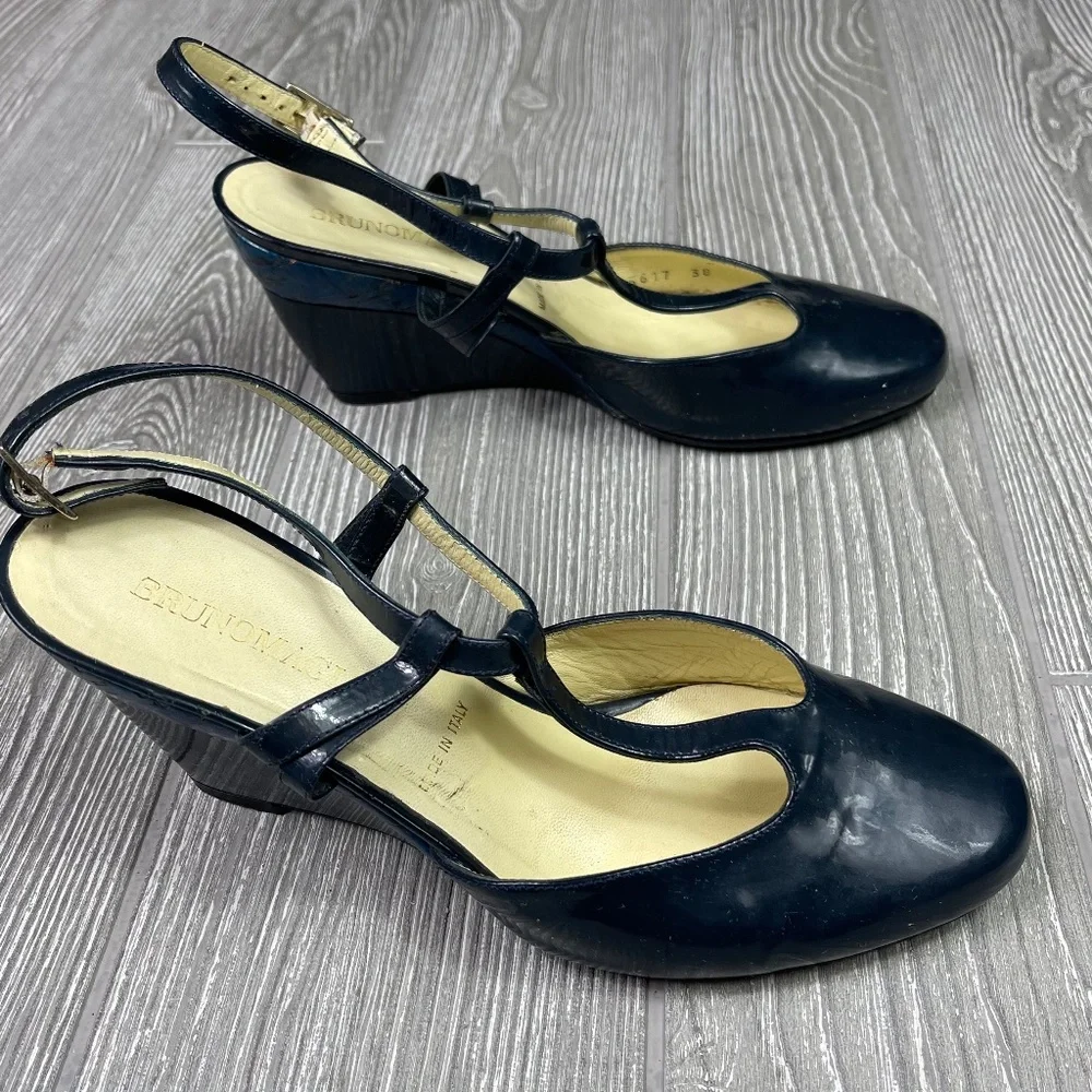BRUNO MAGLI T Strap Leather Wedge Sandals Women’s size EU 38 US 8 Blue